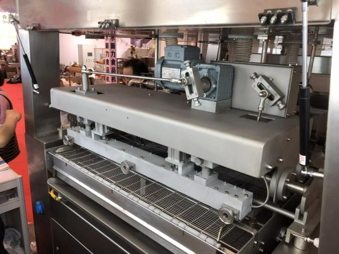 Full Automatic Chocolate Candy Enrober Line Chocolate Enrobing Machine with Cooling Tunnel