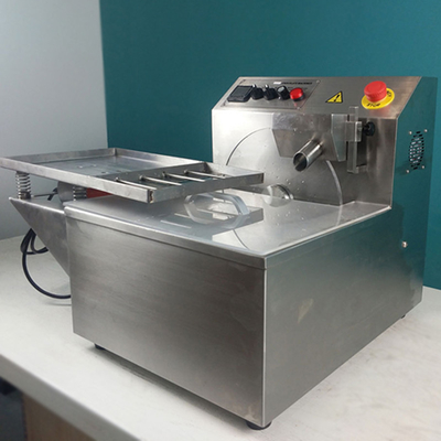 5-15kg/H Chocolate Making Machine Ss304 Coating Chocolate Dispensing Machine